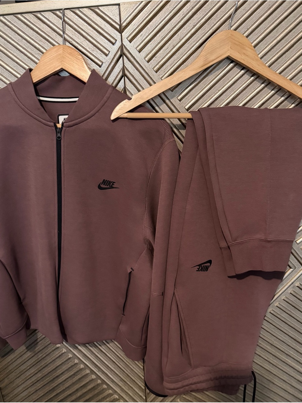 Nike women's Tech Fleece Jacket — Tattoo Brown-Mauve